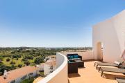 Spacious Apartment with 360º Views of the Sea by Algarve Dream Holidays