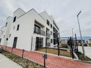 Cozy studio with free parking near the lake