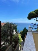 HOST4U - Melindas Beach House in Imperia with big Terrace