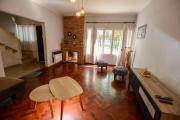 Casa amplia para 7 con garaje, parrilla y espacio de trabajo en zona residencial de Mendoza