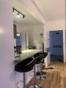 GL Luxe Suites