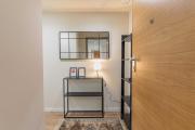 Brand new and stylish 1 bdr apt by Invalencia