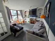 Beautiful 3 bed family home with hot tub, near the beach
