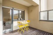 Lemon Beach-Bright Apt 3min to Beach & Metro