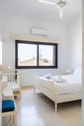Top Paralimni