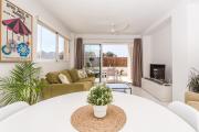 Beautiful Apartment, 350m from the Arenal beach, sleeps 6, private covered parking, 2 outdoor terraces