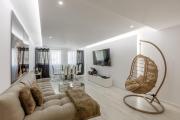 Spacious 3-bedroom condo near Lisbon Airport