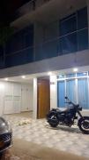 Casa de dos pisos con piscina Villeta