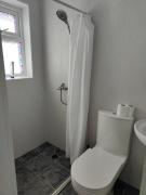 Single room with ensuite in Dundrum close to public transportation