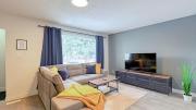 Cozy 2 Bedroom Suite Near Ctrain Mall and Downtown