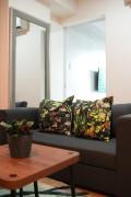 Bright & Cozy 2BR Azure Beach Pool Sleeps 7