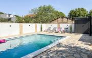 Nice Apartment In Karin Gornji With Swimming Pool