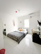 Cozy studio apartment near Airport Soekarno Hatta