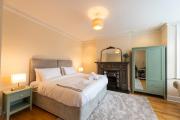 Top Ealing