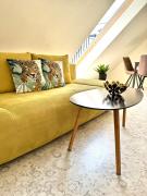 Sunny Gym Studio Apartment