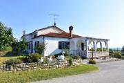 Charming apartment in Zambratija with sea view