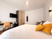 Barirooms - Cardassi Suites