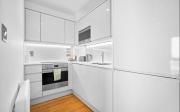 Stunning 1 bedroom apartment - free parking