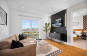 Stunning 1 bedroom apartment - free parking