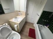 Airport 10 min Stay - Large Bungalow Room & Free Parking