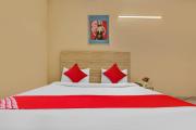 Hotel O Raas Near Hira Sweet