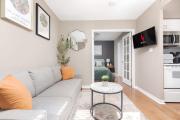Town House by Exhibition and BMO Field - Sleeps 2