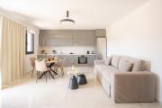 E&M apartments