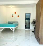 Spacious studio 4, AC, kitchenette, central location