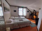 Cronins Guesthouse Bed & Breakfast