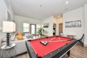 Luxury 2BR King Beds Pool Table & Arcade Hospital