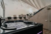 Top Noto