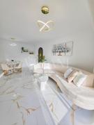 VELA ONE - Luxury 2 Bedroom - Terrace - Pool - Walk to Puerto Banús & Beach