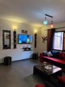 Bright &Cozy 3 Bedroom Apartment Central Location