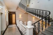 Elegant design 2BDR Apartment in prime location
