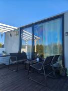 Cozy Hut with the included Hot Tub-Prime Rentals
