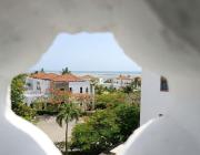 WakaWaka SeaView Beach Condo