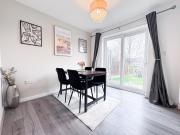 Lokfu LT By Furnished Accommodation Free Parking CCTV Long Stay Discounts 4 beds