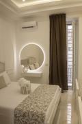 Top Naples