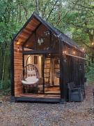 Forest retreat private tiny house and cool climate