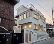 New l Hongdae 3BR l 4 Queen Beds l 5min walk