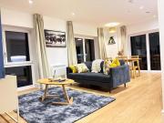 City Centre - Apt - Sleeps4 - Canal View - Parking