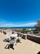Top Golden Sands