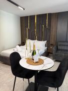 Black & Velvet Luxury Studio 21 Dhjetori, Tirana