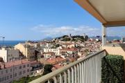 Bright 1-bedroom with large terrace and sea view