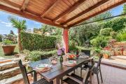 Casa Fra Gli Ulivi Apartments with Shared Pool