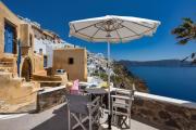 Top Oia