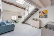 China House - Historic Apt in Central Menaggio