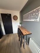 Spacious 5-Bed Home in Bromsgrove Ideal for Groups