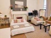 The W8 Hideaway Chic 1 Bed Sleeps 4
