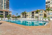 Pool Access! Extended Base 2 Mi to St Pete Beach